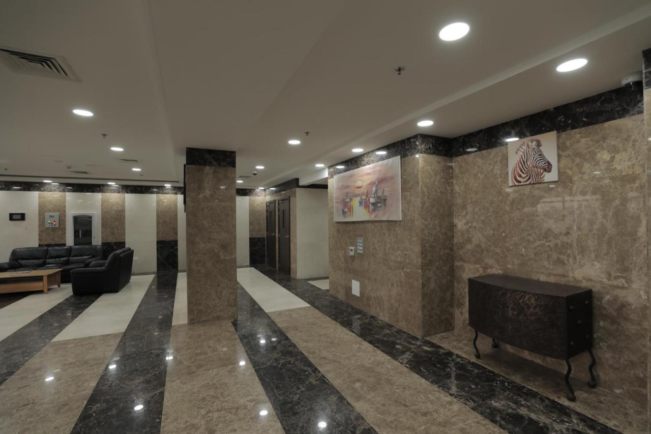 Cozy Rooms And Small Partitions For Men Guests In Dubai Exterior foto